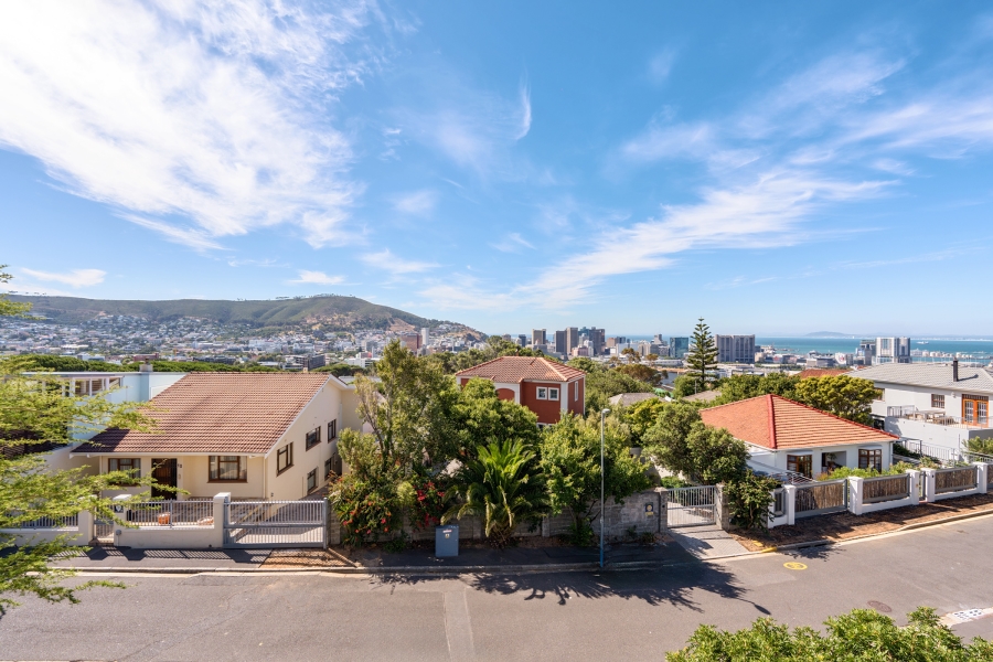 To Let 2 Bedroom Property for Rent in Vredehoek Western Cape